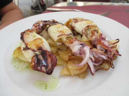 Delicious whole calamari