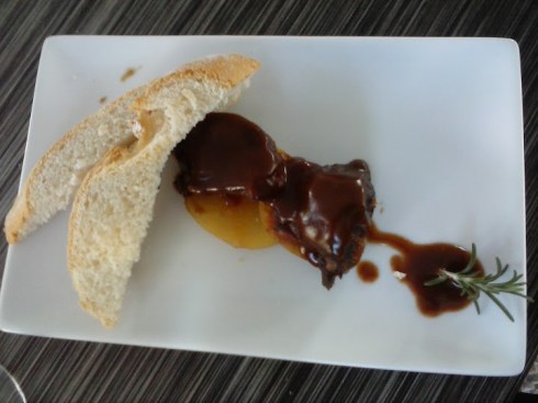 Cocoliso: Clave de Sol: Carrilleras al vino de jerez (patata panadera, carrillera, salsa española especias)